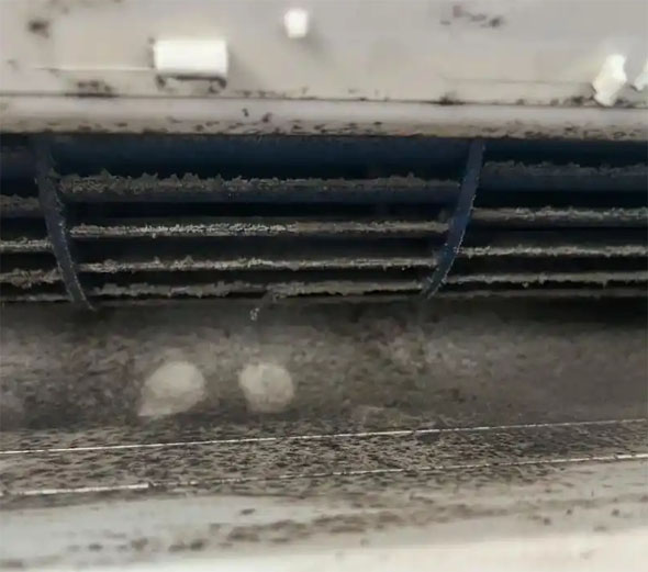 屯留空调吹的风有股烧焦味是怎么回事